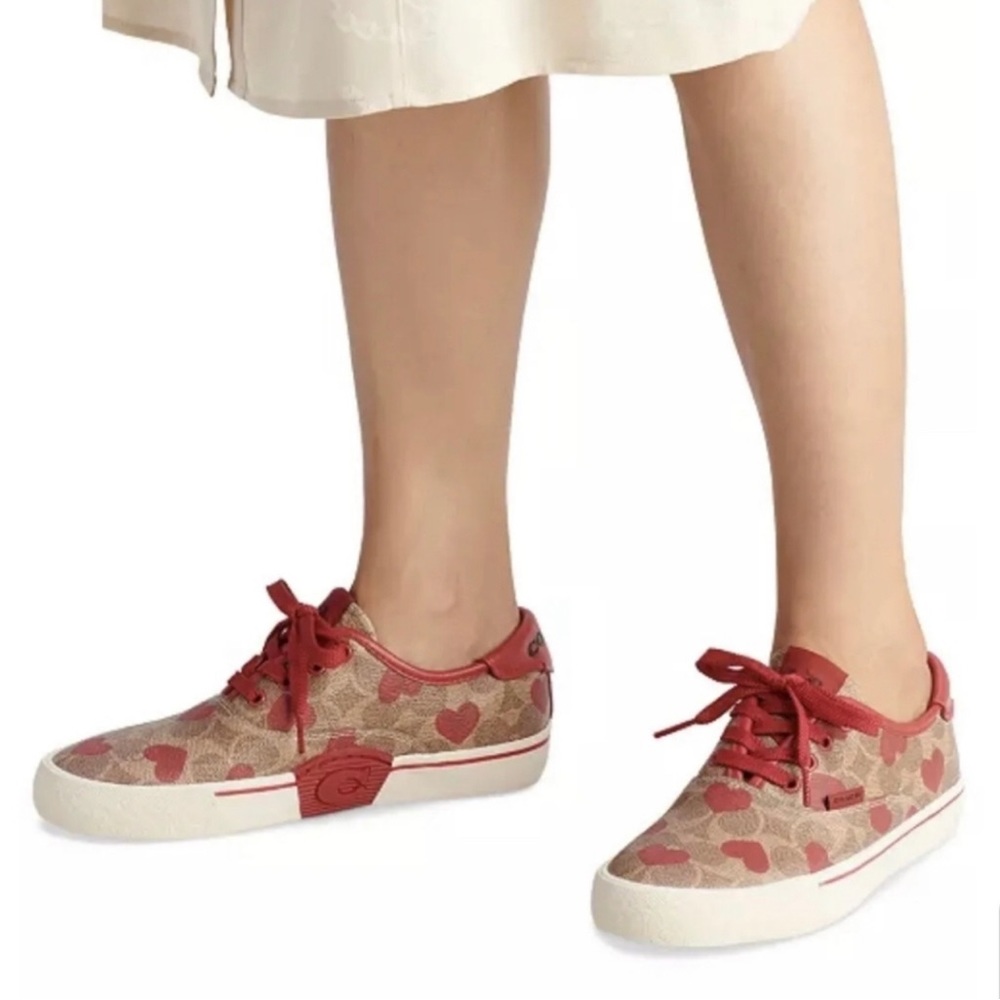 🌸NEW COACH Logo Heart ❤️ Print Leather Lace up Sneakers Sz 8 Without box Womens - Picture 4 of 15